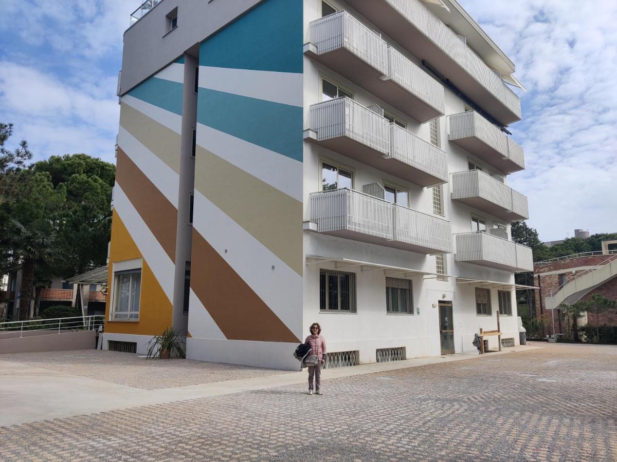 Hotel Meuble Nazionale Lignano Sabbiadoro Exterior photo